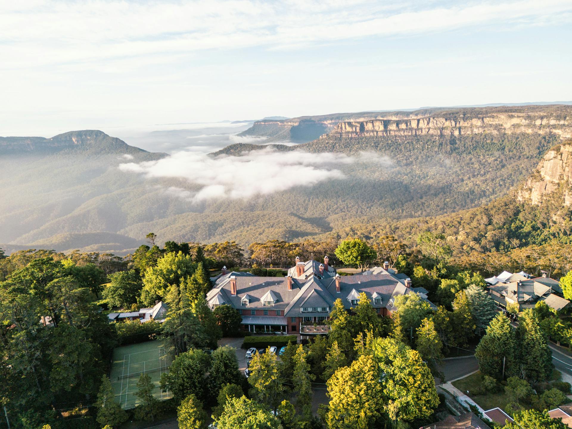 Blue mountains luxury accommodation resort lilianfels